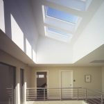 פיזור האור דרך הגג אל המרחבים הפנימיים